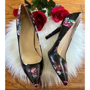 Guess Floral Print Stiletto Pumps, Black/multi colored. size 8.5